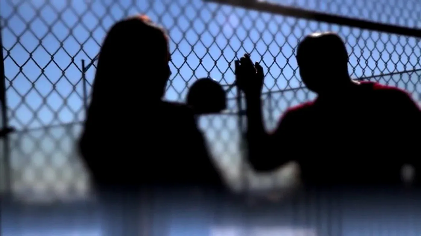 خلف الأسوار.. عصابات التهريب تستعبد المهاجرين جنسياً على الحدود