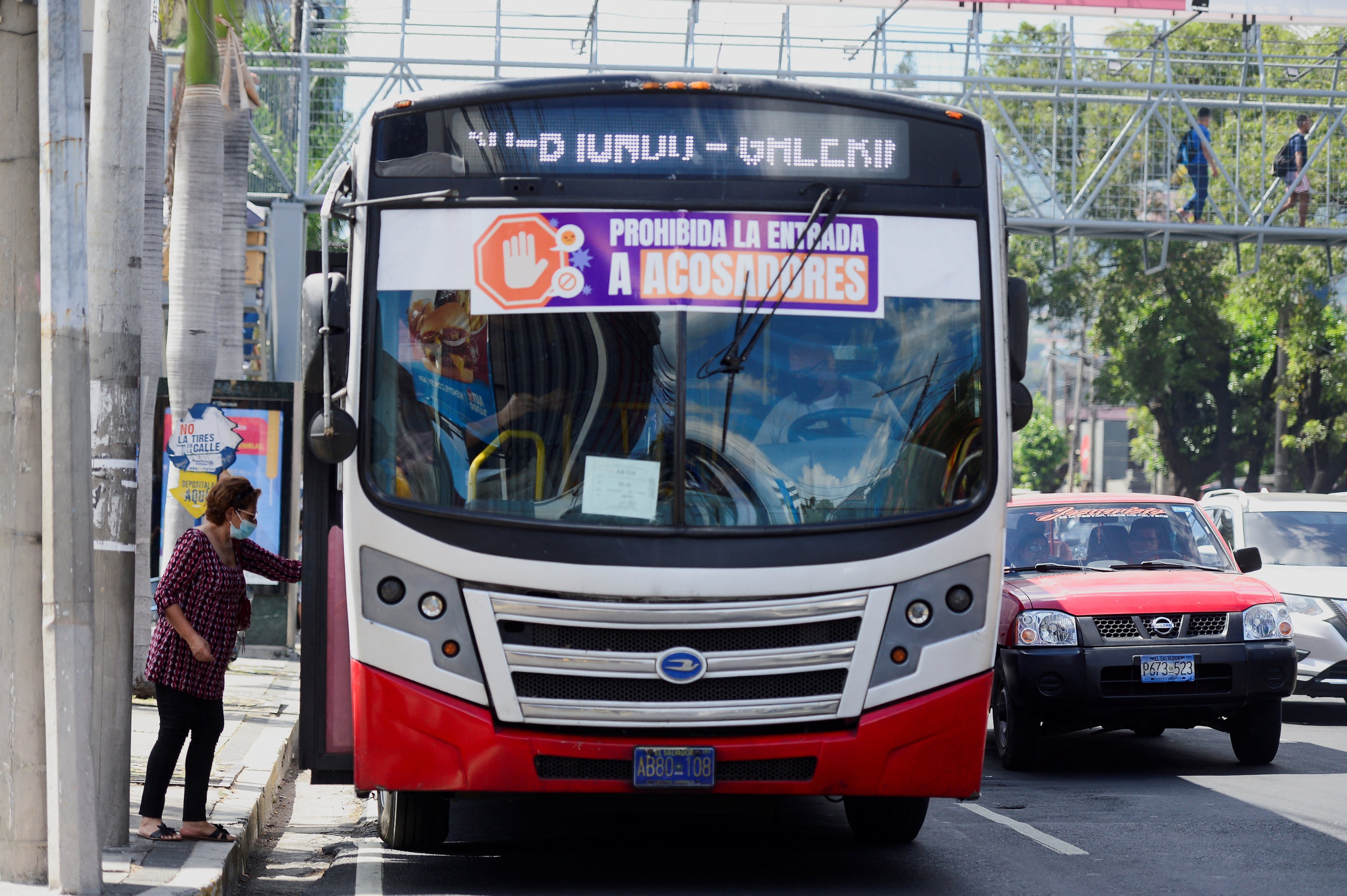 El vencimiento de 1,840 concesiones genera incertidumbre sobre el transporte público en El Salvador
