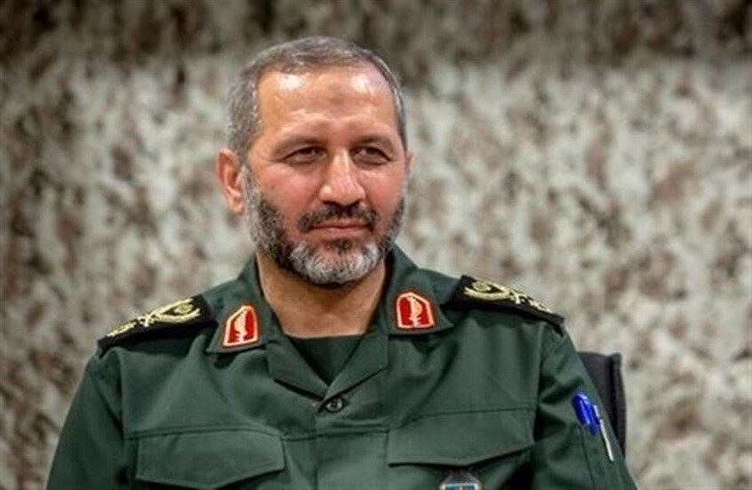قائد القوات الجوفضائية في الحرس الثوري يهدد بتدمير منشآت النفط في منطقة الشرق الأوسط
