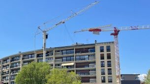 Haute-Savoie. Deux grues se télescopent à Thonon : un immeuble menacé et des habitants évacués