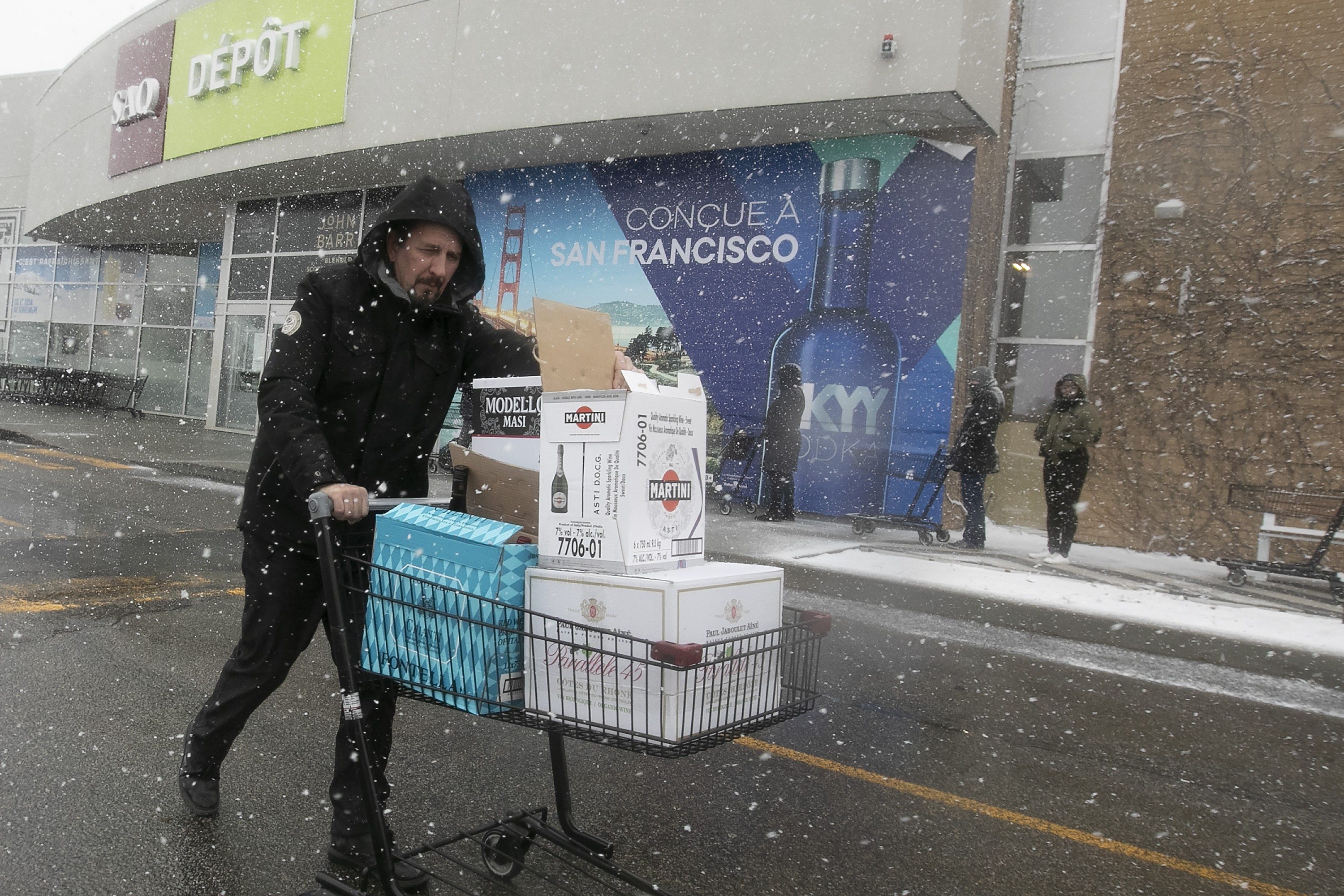 SAQ backtracks on plan to stop giving used cardboard boxes to customers