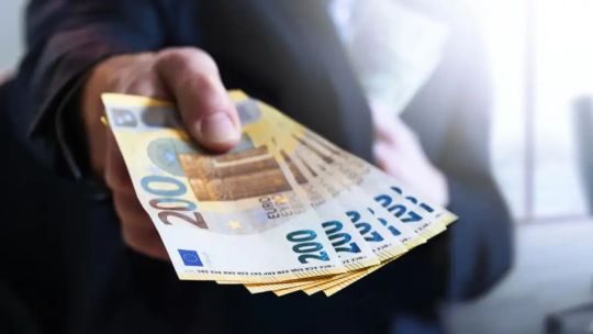A cuánto cerró el euro blue hoy, martes 21 de abril