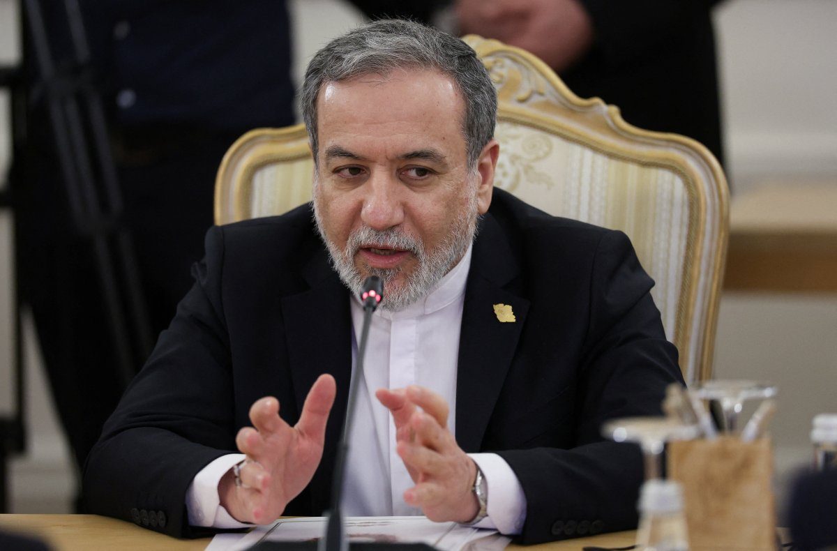 Ministro das Relações Exteriores do Irã diz que bloqueio dos portos iranianos pelos EUA é "ato de guerra"