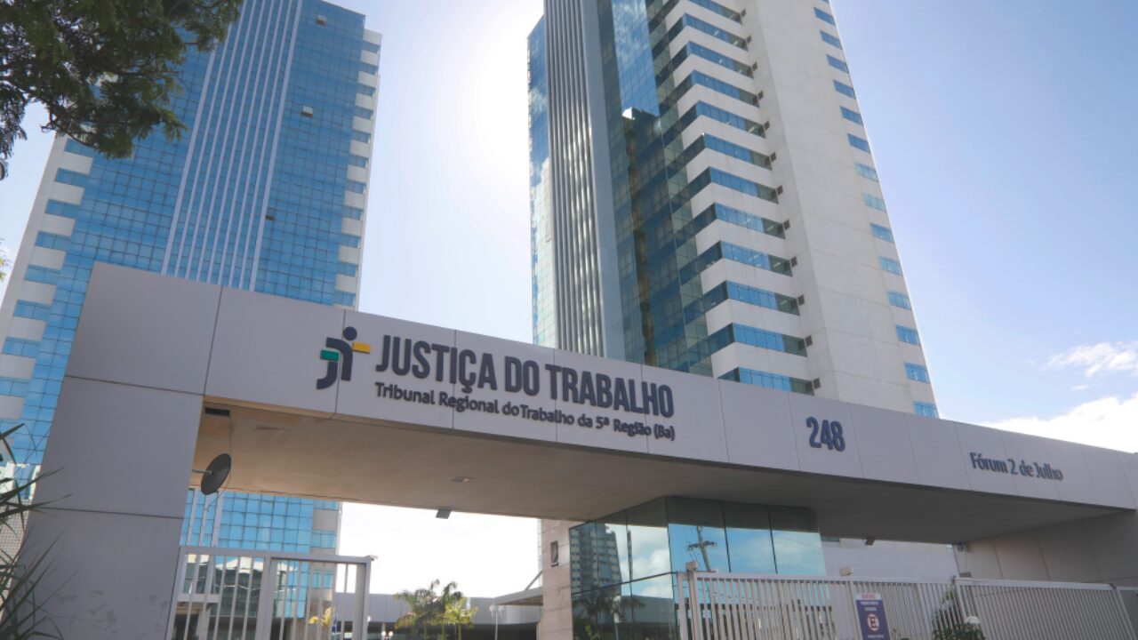 Elevador exclusivo para juízes só confirma o que você já sabia sobre o Judiciário