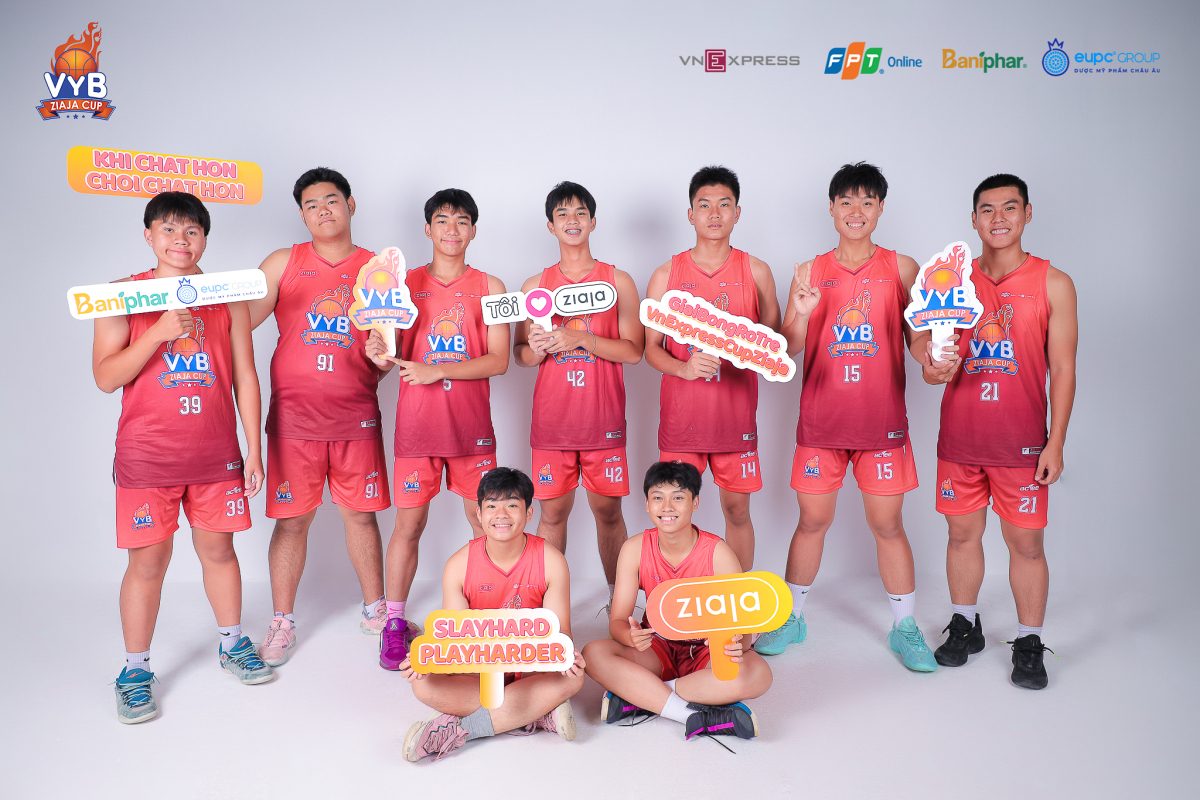 Đội nam THPT Lê Quý Đôn khoe vóc dáng tại Media Day