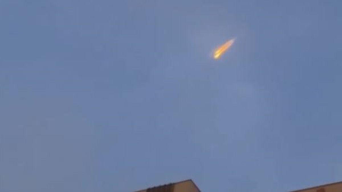 Ni une météorite, ni des débris : l’improbable origine de ce trait de feu qui a fendu le ciel lundi soir