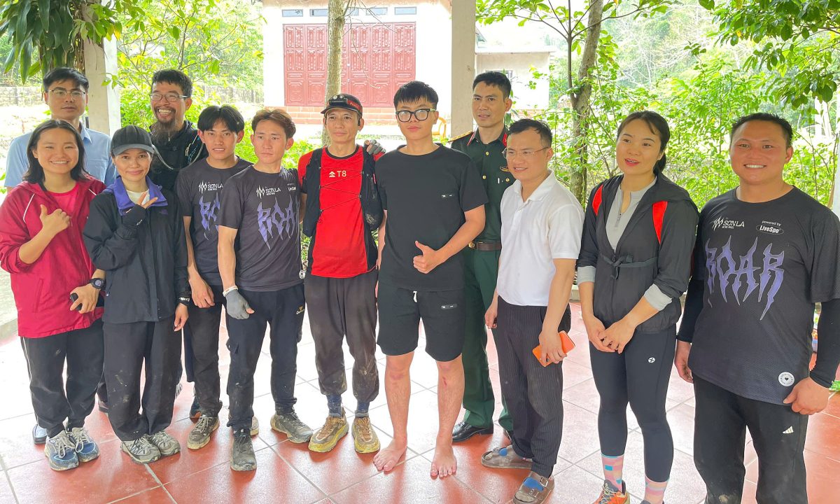 Khen thưởng nhiều cá nhân tìm kiếm nam sinh mất tích ở Tam Đảo