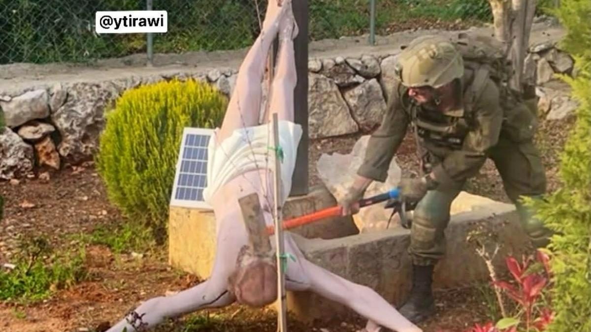 Israel condena a 30 días de detención a los militares que vandalizaron una estatua de Cristo en el Líbano