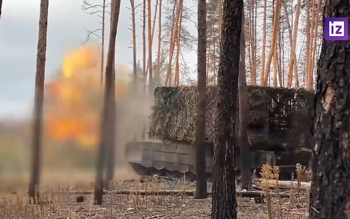 Công bố video xe tăng T-90M Nga phá hủy cứ điểm Ukraine hướng Krasnolimansky