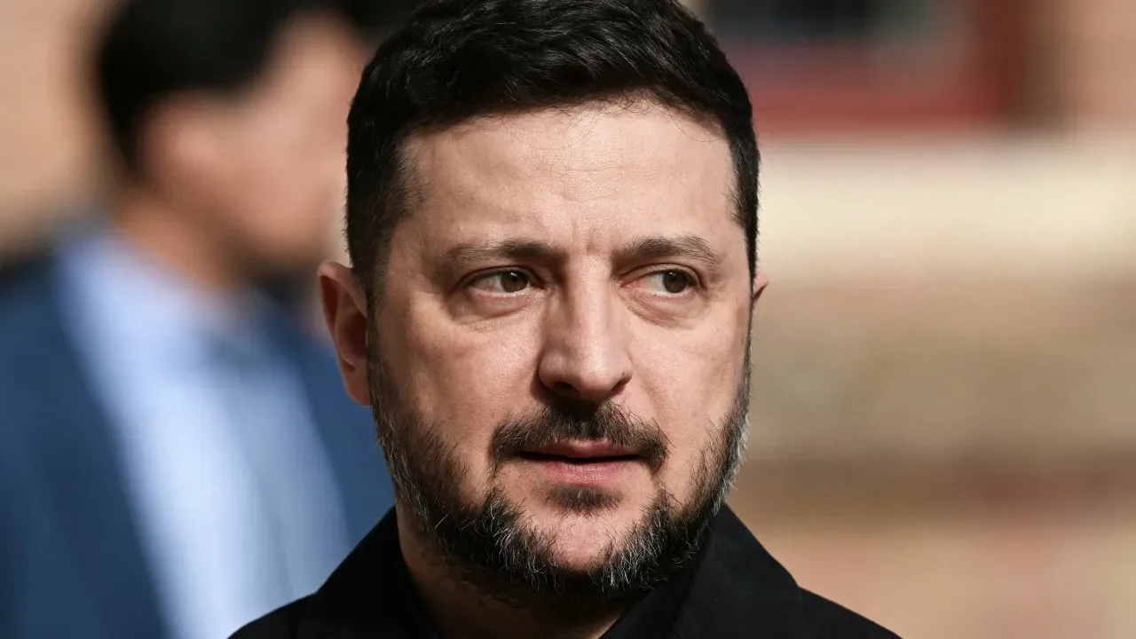Zelensky saúda acordo com Hungria que desbloqueia empréstimo da UE