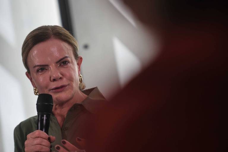 Justiça eleitoral volta a proibir Gleisi de dizer que Deltan está inelegível até 2031