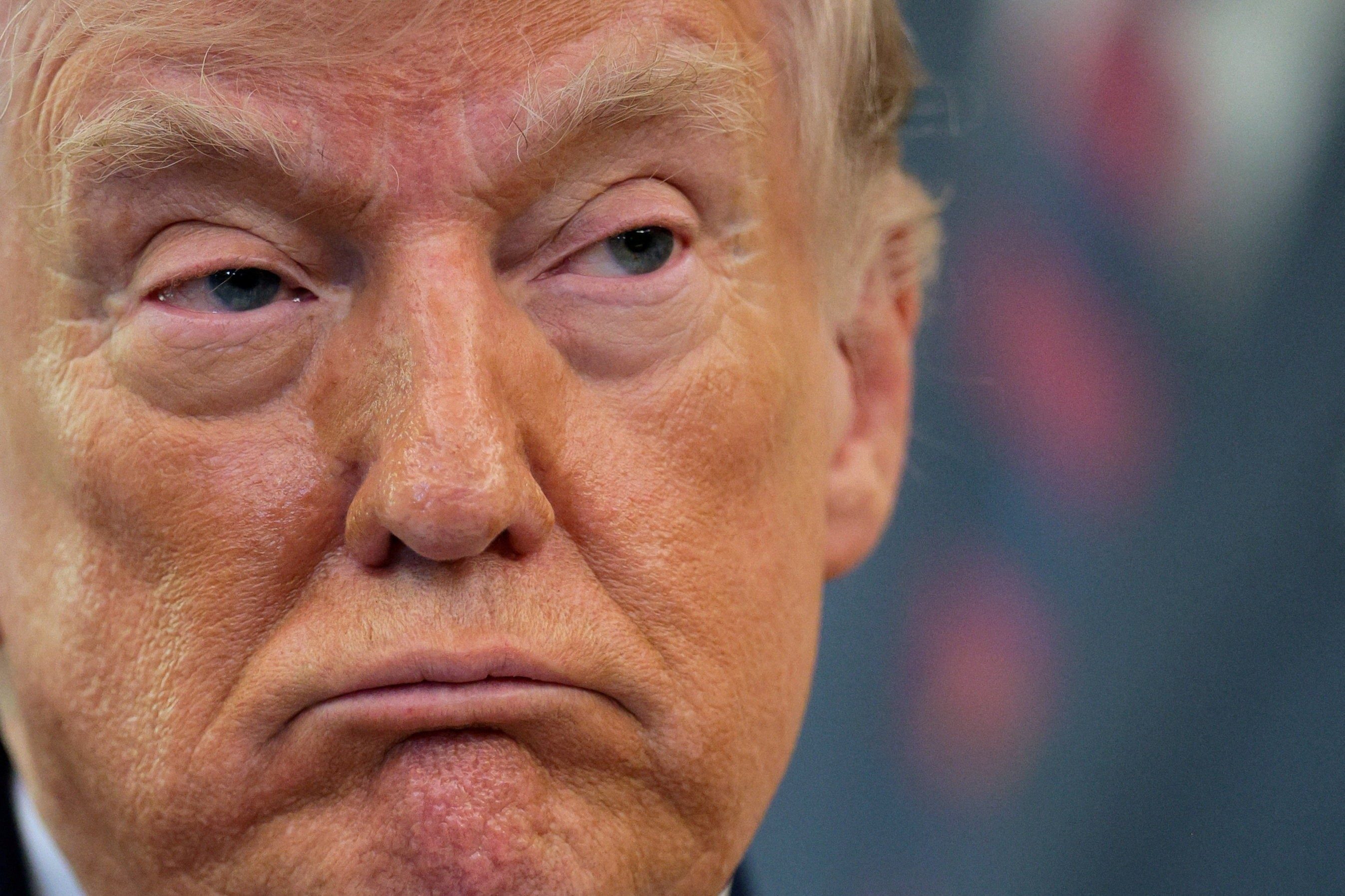 Os recuos de Trump e o desgaste de poder - O Assunto #1705