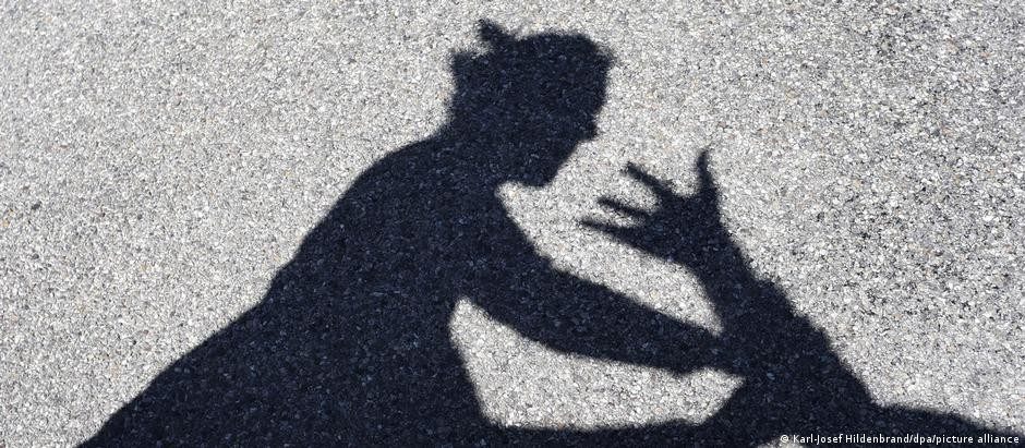 'Evitem se relacionar com homens': fala de chefe de polícia a mulheres causa polêmica na Alemanha