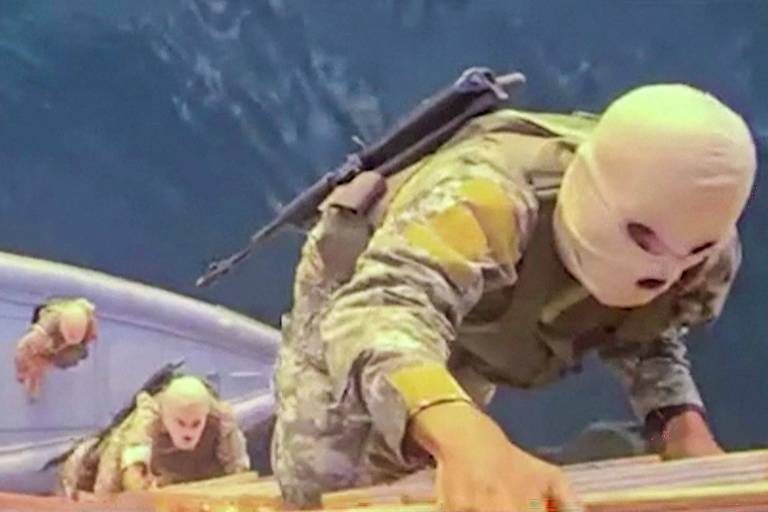 EUA abordam navio com petróleo do Irã, e Teerã cobra pedágio em Hormuz; veja videos