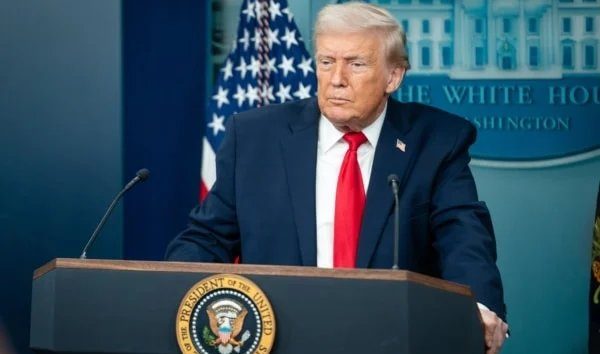 Mỹ tuyên bố kiểm soát hoàn toàn eo biển Hormuz: Tổng thống Trump ra lệnh tiêu diệt tàu rải thủy lôi của Iran