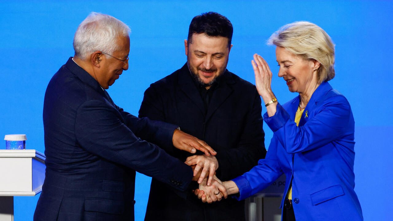 La Unión Europea y Zelenski analizan el préstamo de 90.000 millones de euros tras su aprobación