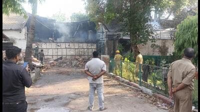 लखनऊ में आग लगने की कई घटनाओं से अधिकारी सकते में हैं; किसी को चोट नहीं पहुंची