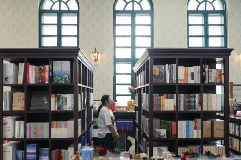 Menengok bangunan bersejarah yang disulap jadi toko buku di Jilin