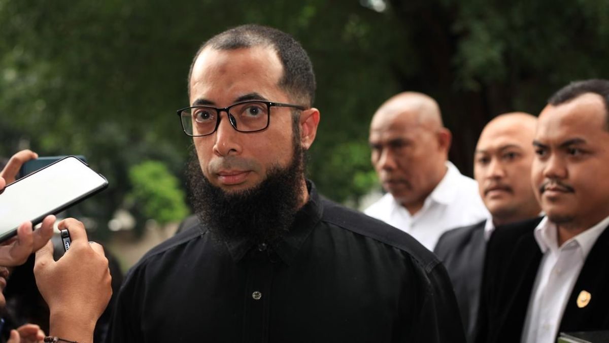 Khalid Basalamah Klaim Tak Pernah Berinteraksi dengan Eks Menag Yaqut