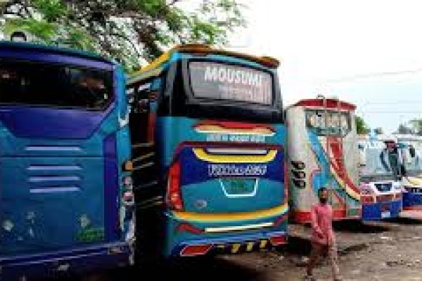 চার বছর আগের দামে তেল, তবুও বাড়ল বাসভাড়া