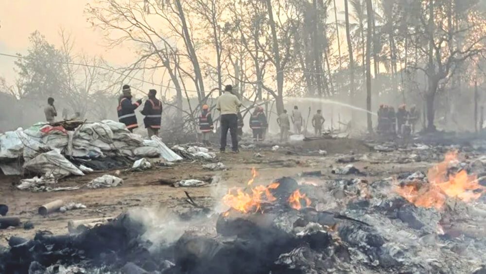 ভারতে তিন দিনের মধ্যে দ্বিতীয় আতশবাজি কারখানায় বিস্ফোরণ, নিহত ১৩