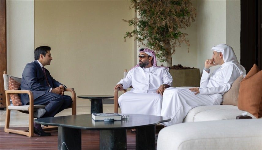 طحنون بن زايد يناقش مع مستشار بريطاني مستقبل الاستثمار العالمي