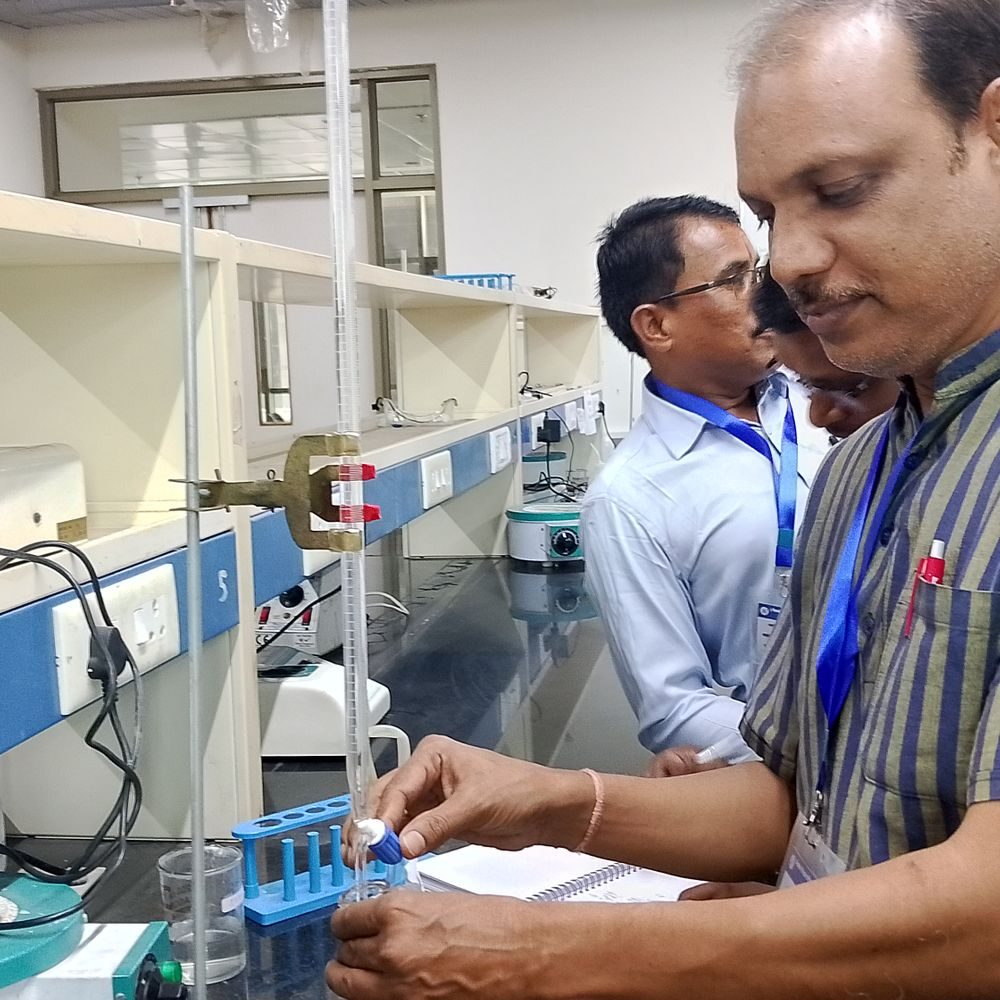 शिक्षक नरेश ने आईआईटी में लिया नवाचारी प्रशिक्षण
