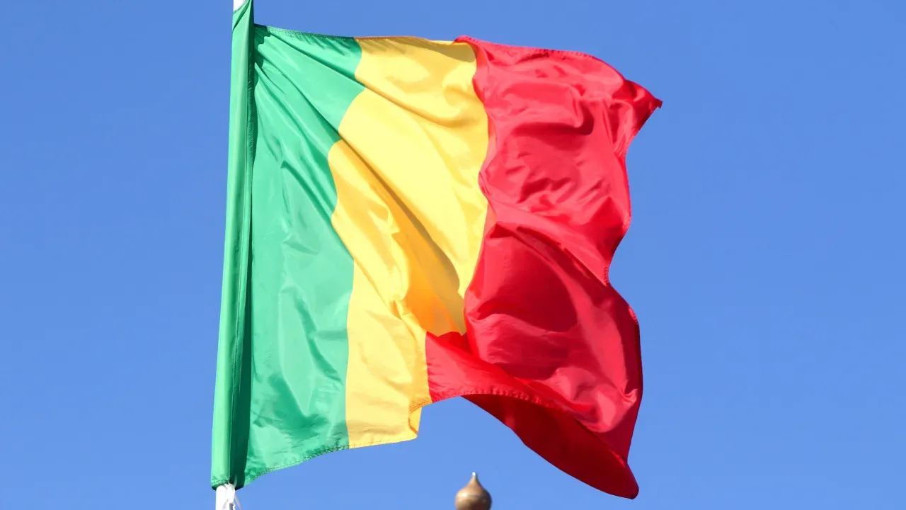 Tiros em várias zonas do Mali incluindo no reduto da junta militar
