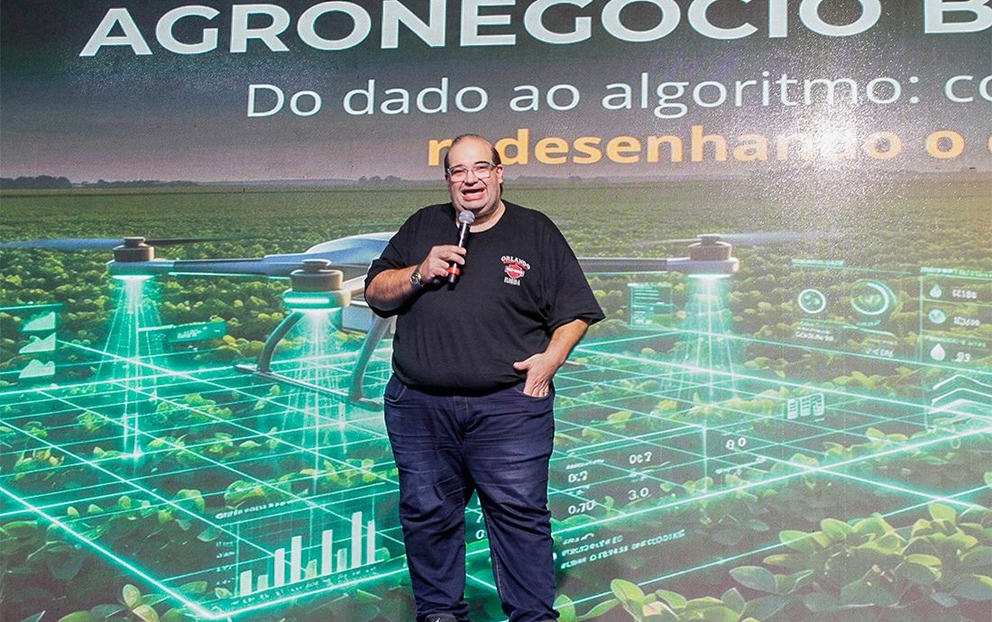 Sacani destaca aplicação de sistemas espaciais aliados ao agro durante visita à Norte Show