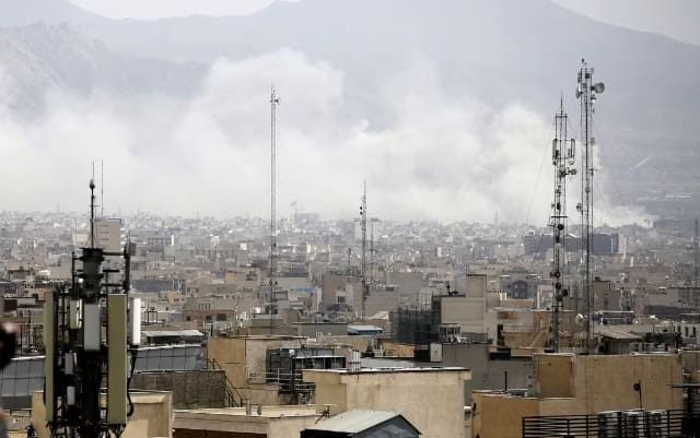 Irán no cede, y EU toma acciones en consecuencia