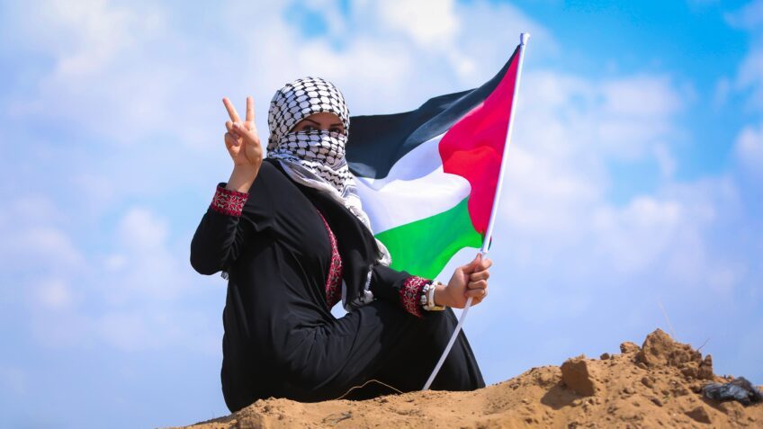 Gaza tem eleições após 20 anos, mas só 22,7% foram votar