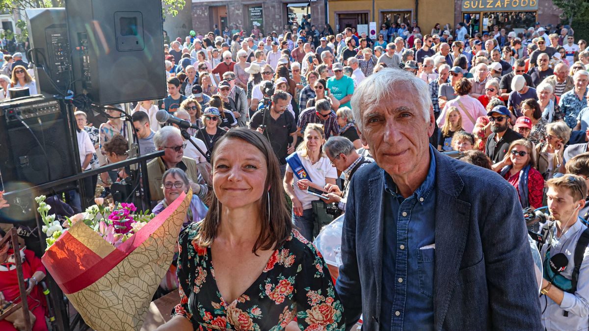 L'ex-otage Cécile Kohler de retour à Soultz, sa ville d'origine dans le Haut-Rhin, pour une cérémonie d’hommage
