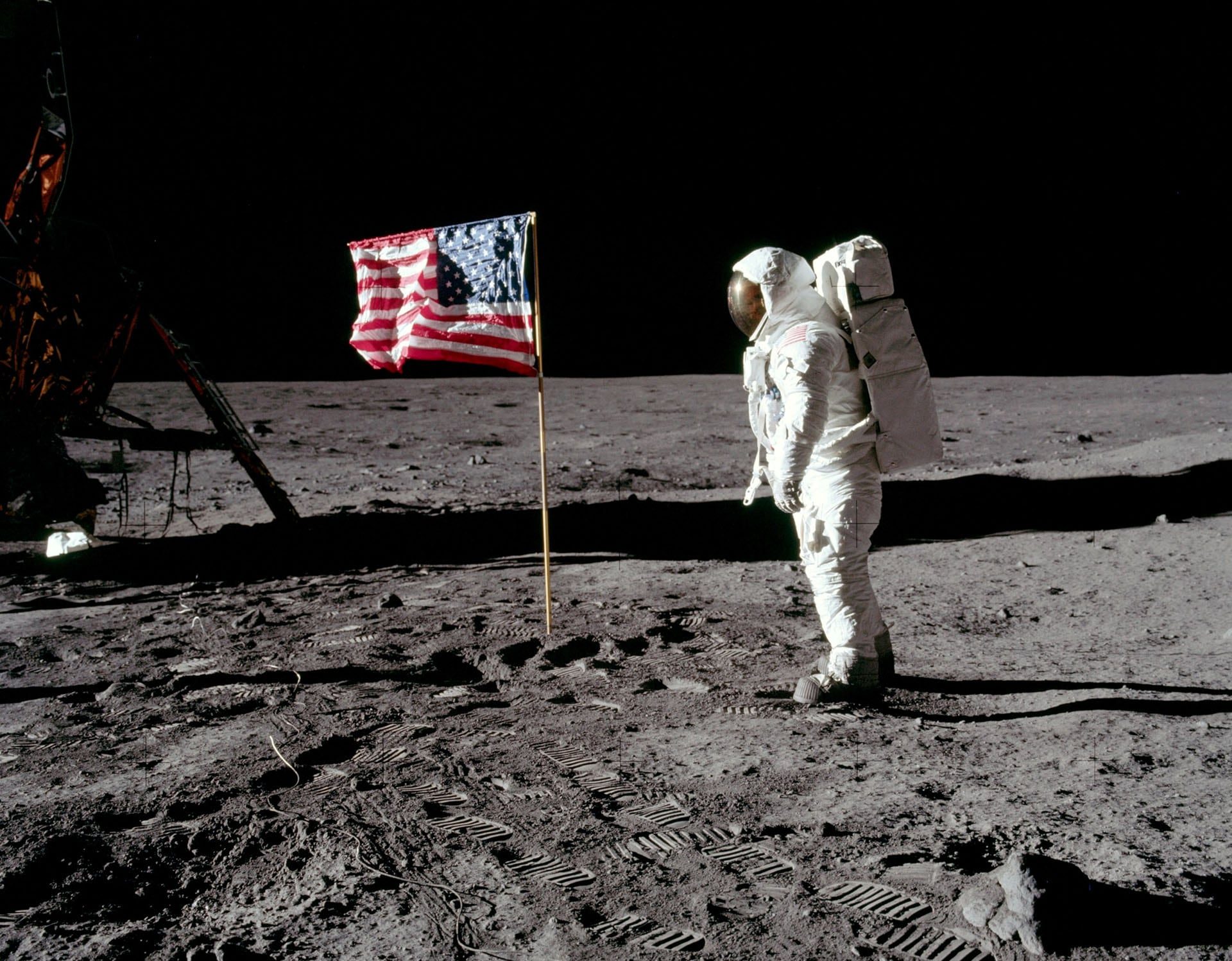 La llegada a la Luna, el recuerdo de los silvers del Apolo 11 y el rol de la IA: el quinto tripulante de Artemis II