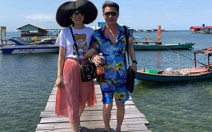 Vợ 3 NSND đình đám lên tiếng về thông tin chưa có con, tiết lộ "từng gặp những người tệ đến tận cùng"
