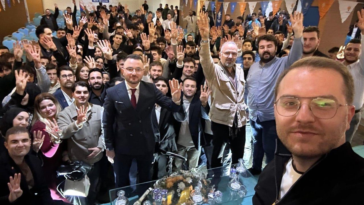 Başkan Mehmet Emin İçelli: “İzmirli Gençler Meslek Fabrikası Eylemlerine İtibar Etmedi.