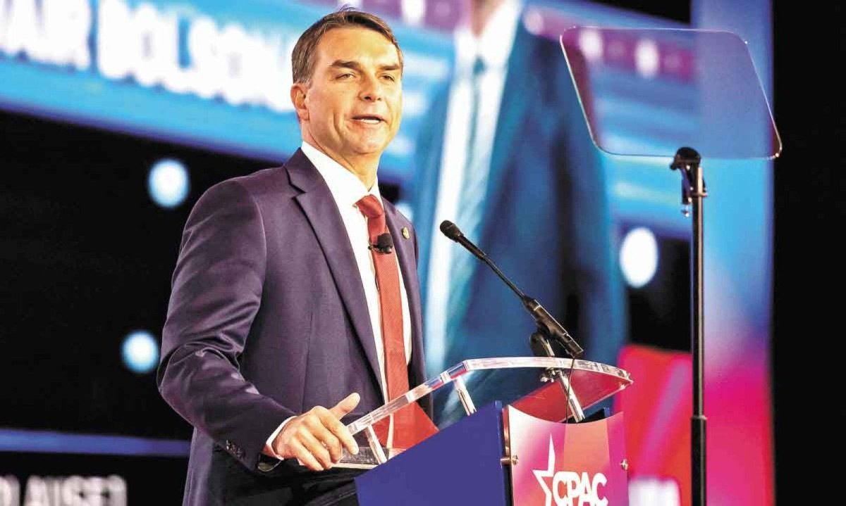 Flávio Bolsonaro defende uso de terras raras no Brasil por outros países