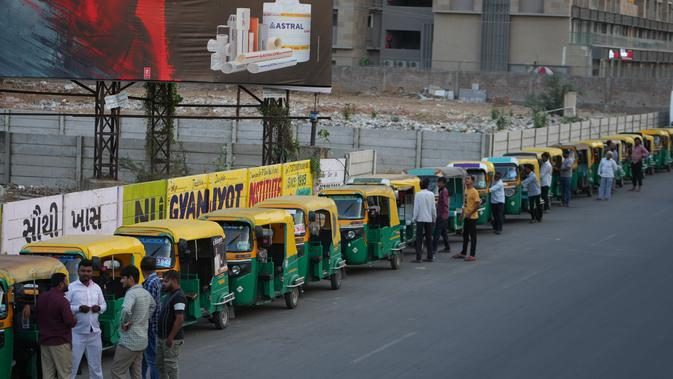 Becak Motor di Karnataka Disulap Jadi Perpustakaan Mini, Aksi Sopir Viral di Media Sosial