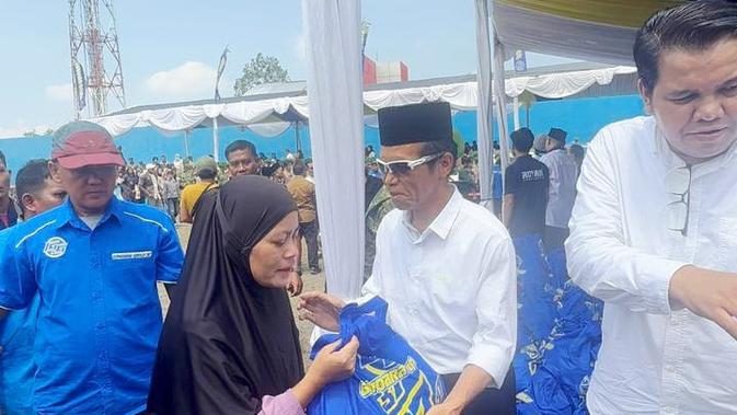 Irjen Kemendes Bagikan 1.100 Sembako dan Renovasi Pengecatan 100 Masjid