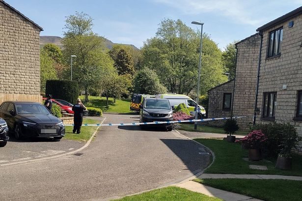 Emergency bomb disposal team rush to cricket club as residents flee from homes