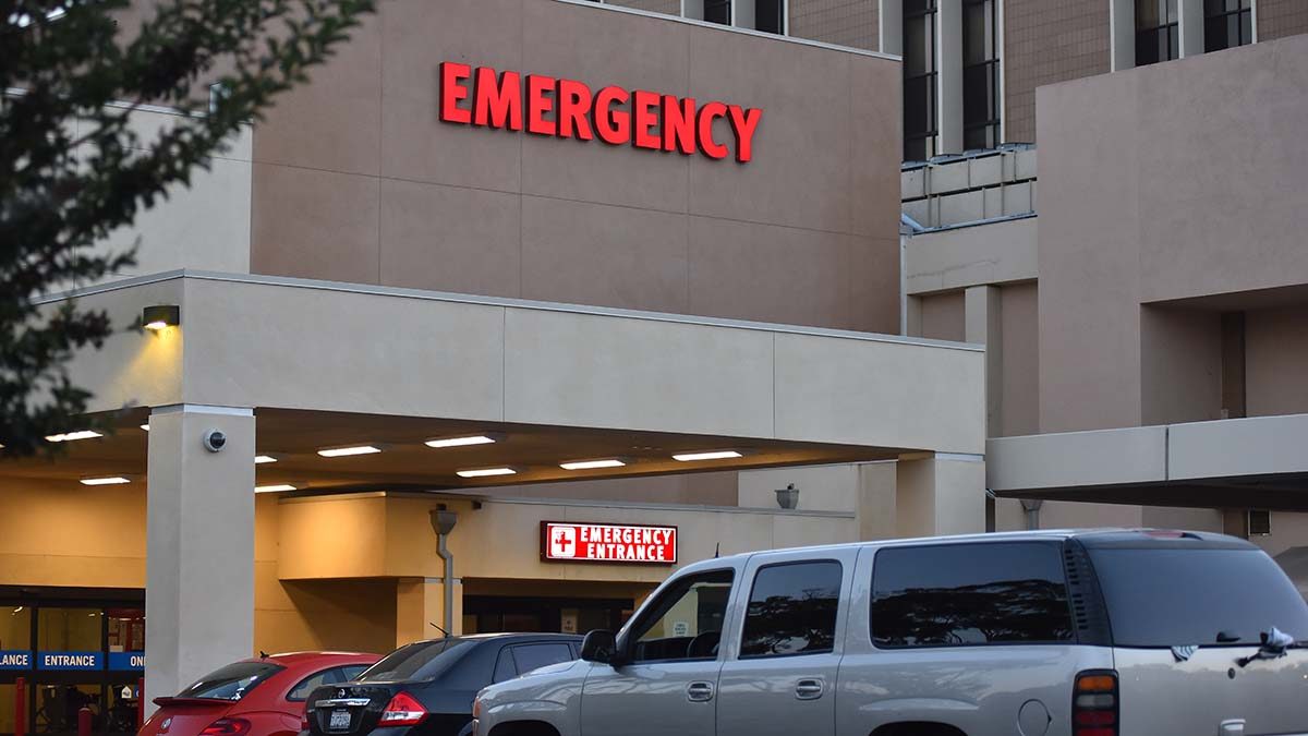 California lawmakers seeking protections for patients in ICE custody