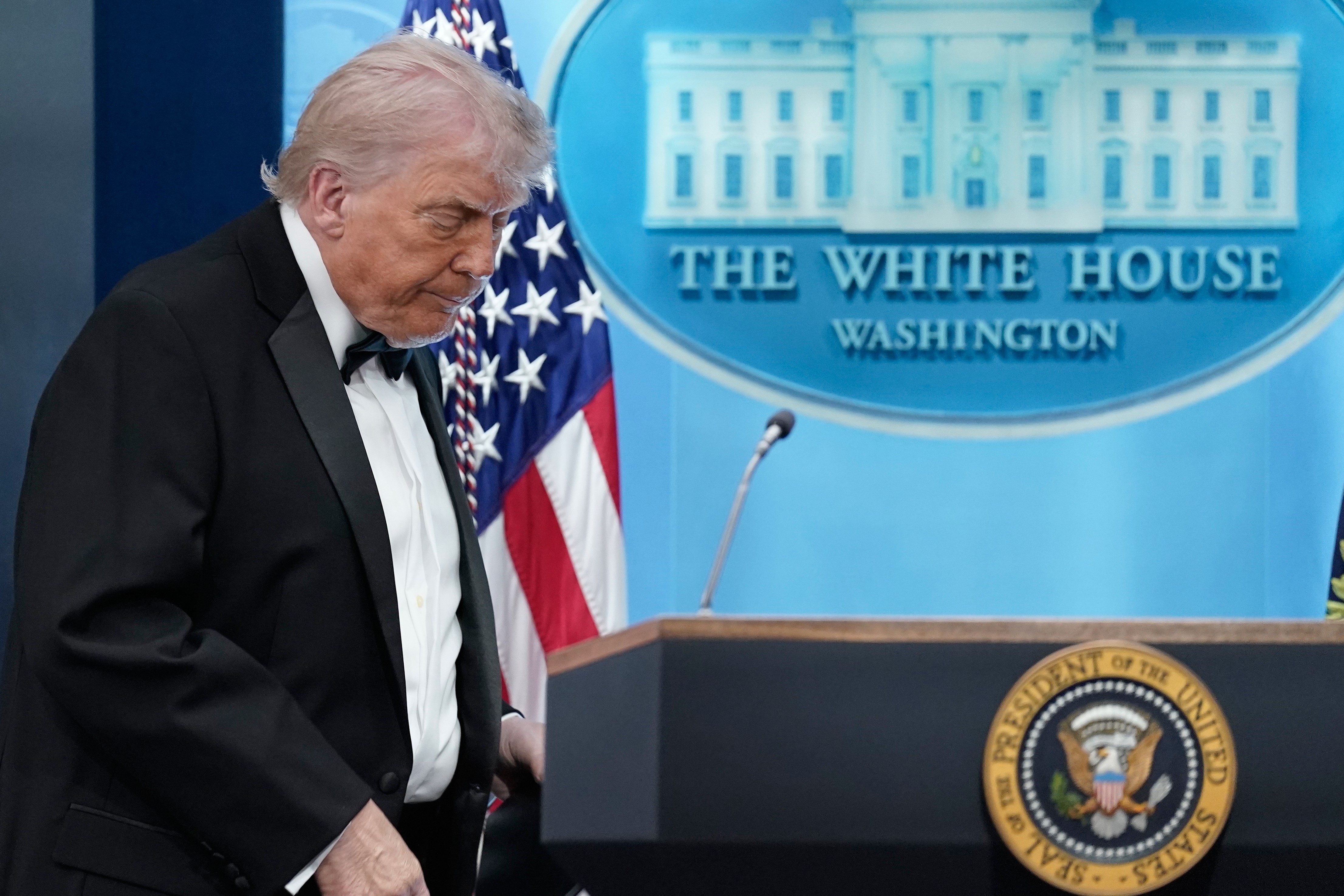 Trump diz que atirador não chegou perto do salão em jantar e fala em 'fim próximo' da guerra com o Irã