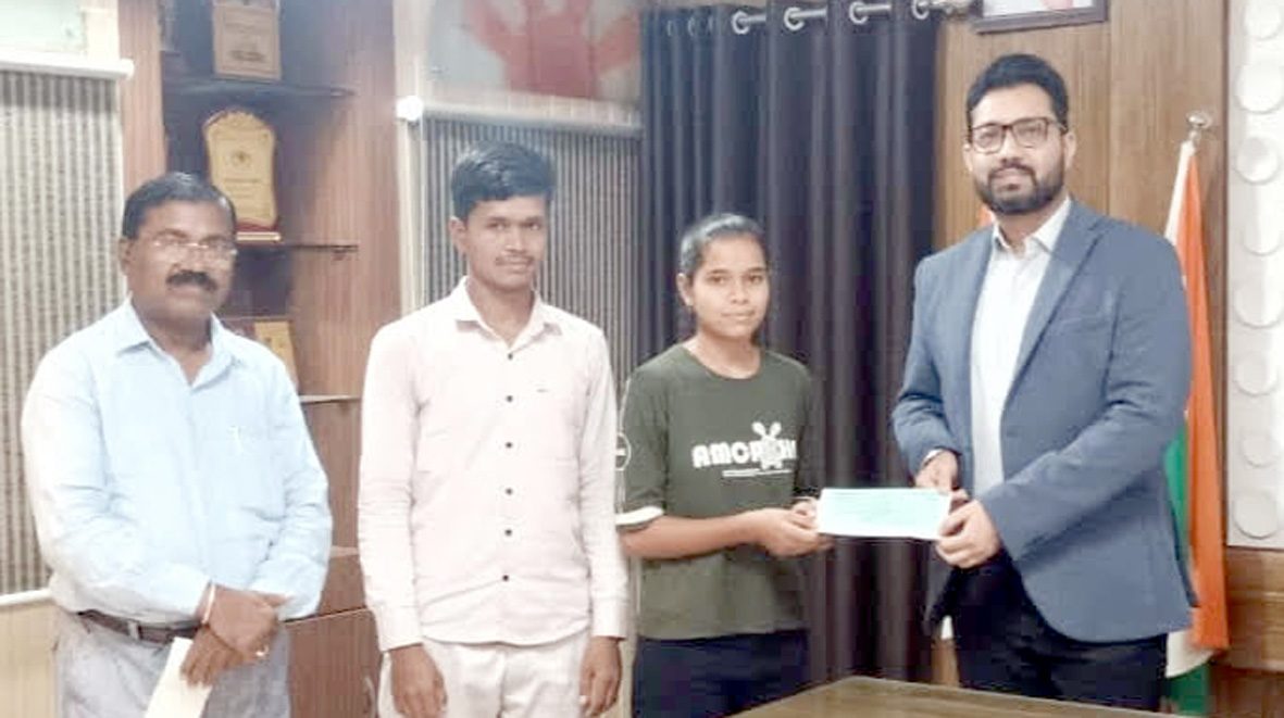 भाभा परमाणु अनुसंधान केंद्र, मुंबई ने योगेश्वर चन्द्राकर को कृषि नवाचार के लिए किया सम्मानित