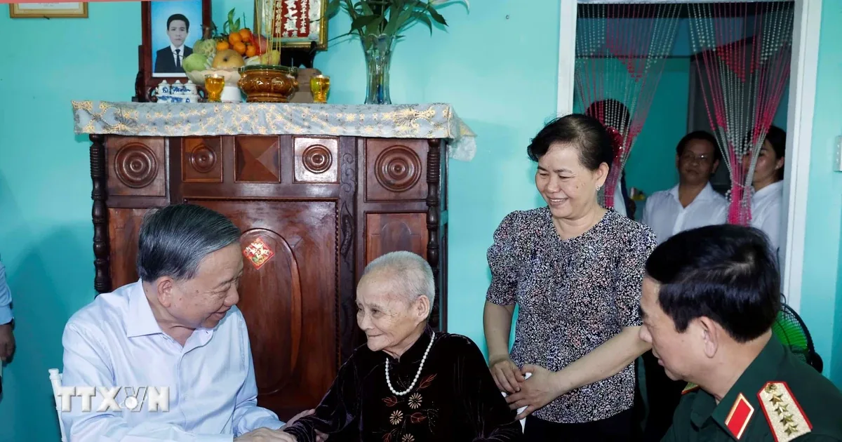Tổng Bí thư, Chủ tịch nước thăm các nguyên lãnh đạo Đảng, Nhà nước và Mẹ Việt Nam Anh hùng