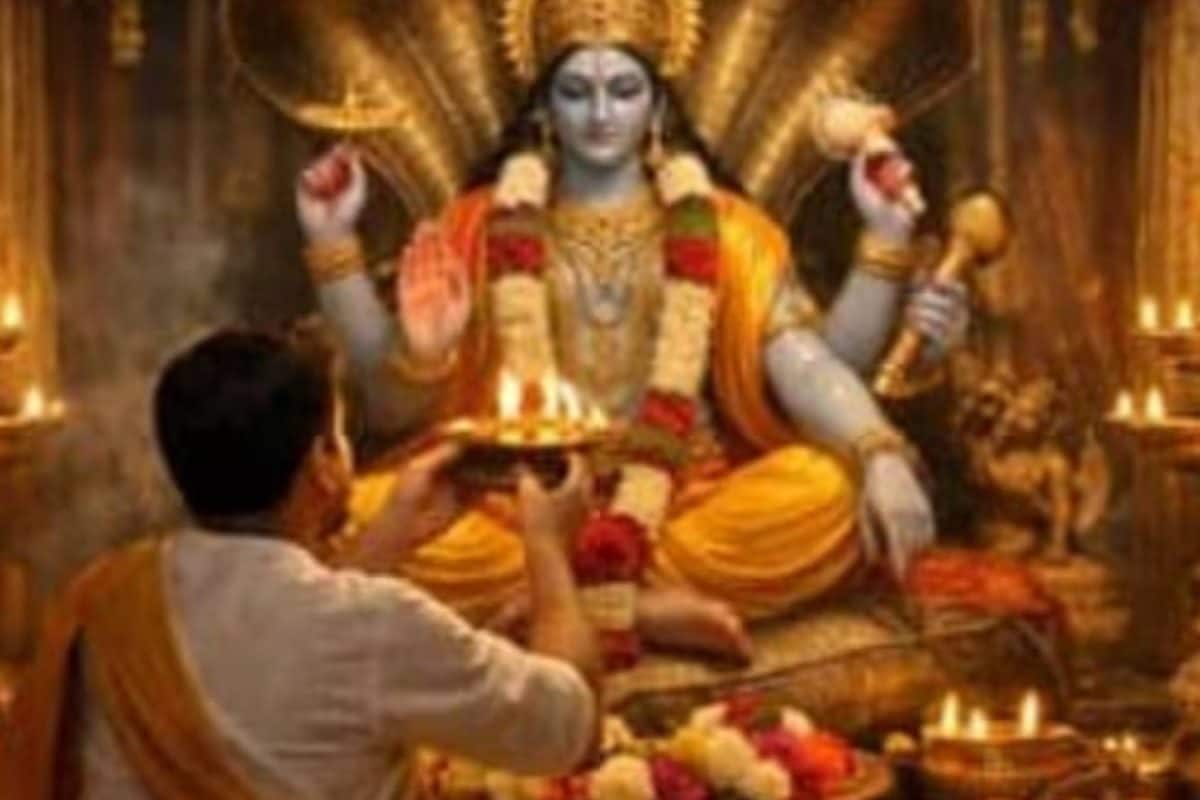 আজ মোহিনী একাদশীতে তুলসীতলায় ‘ছোট্ট কাজ’! হাতে আসবে টাকা! সুখের বিবাহিত জীবন থেকে দূর নেতিবাচক কালো ছায়া