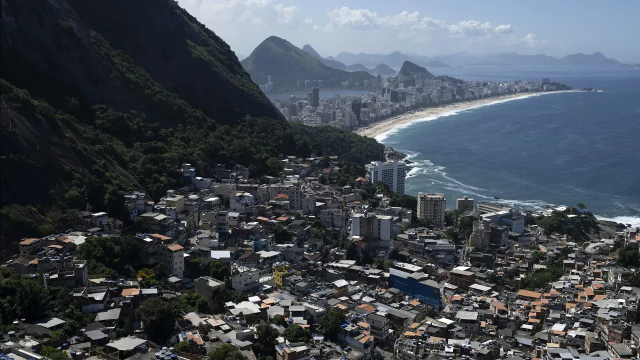Escolta, festa da filha e fuga calma: Novos dados do tiroteio no Brasil