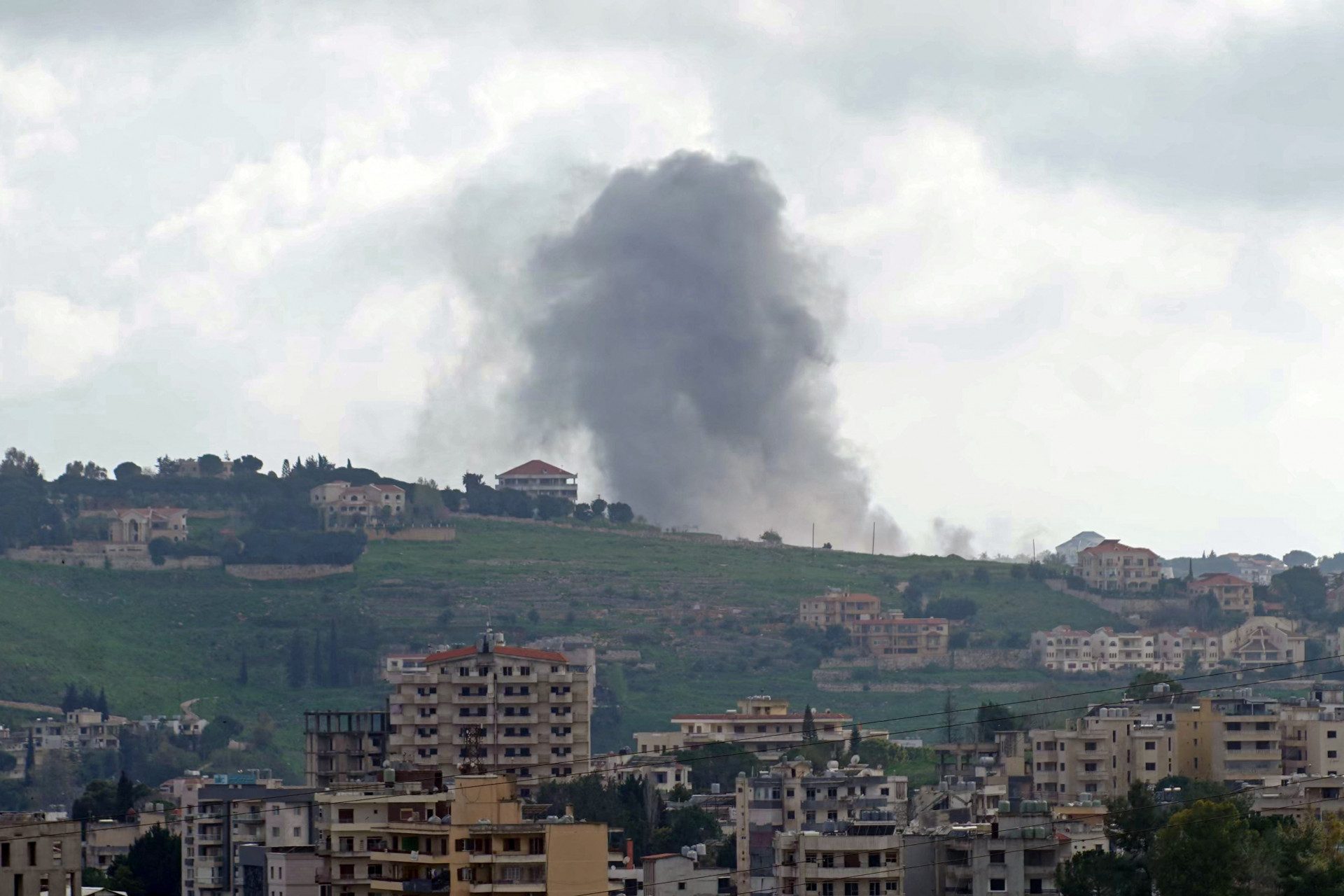 Dois brasileiros morrem em ataques israelenses no Sul do Líbano
