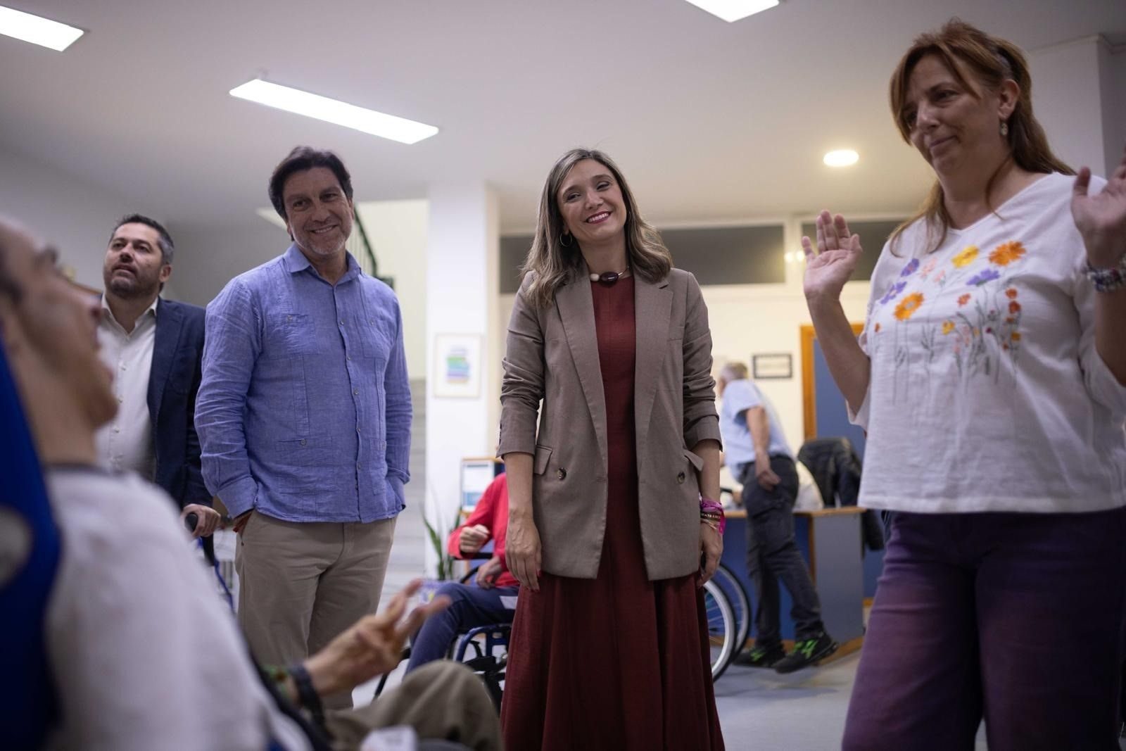 El PSOE critica que en 2026 "once personas dependientes de Huelva reciben la ayuda tras fallecer"
