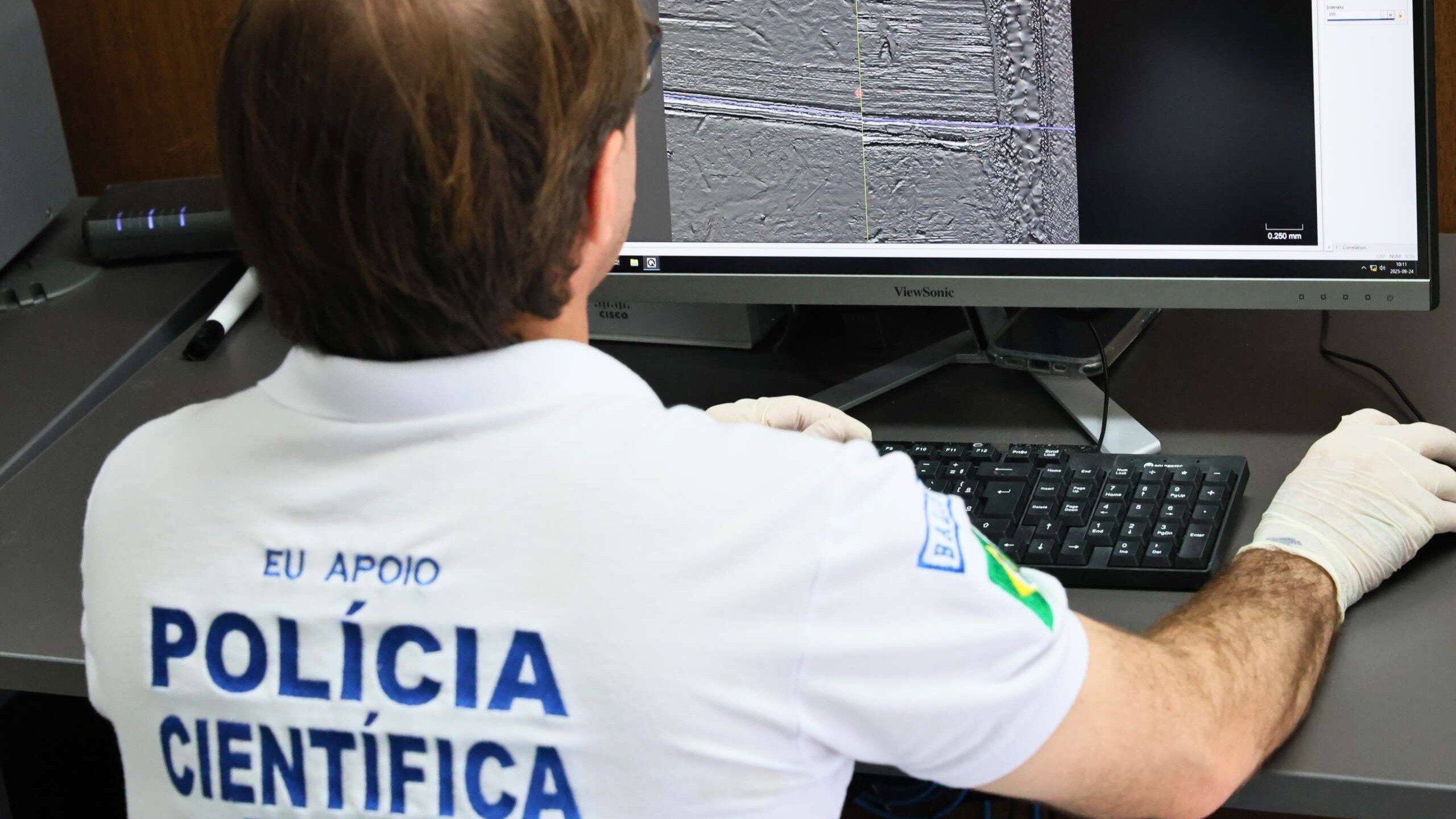 Como a tecnologia forense ajuda a desvendar os crimes mais complexos