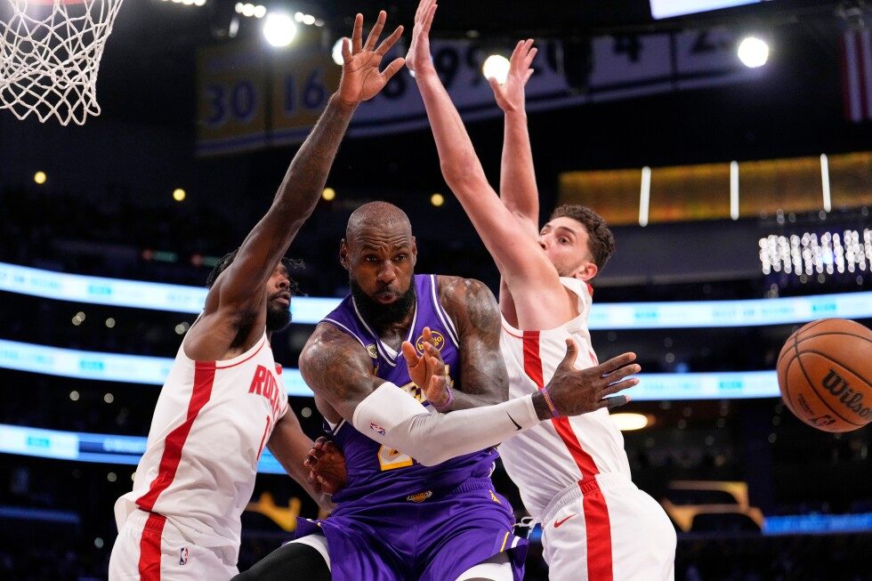 Rockets beat Lakers 99-93 in Game 5, avoid playoff elimination for 2nd straight game