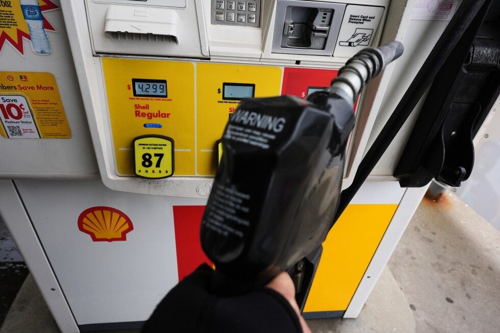 Brent crude tops $125 a barrel on Iran war worries